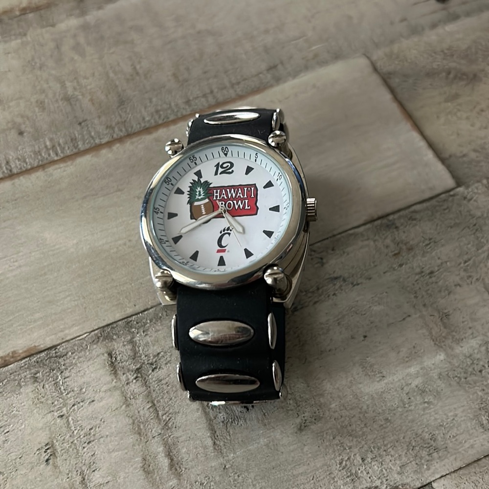 New never worn Hawaii Bowl Watch